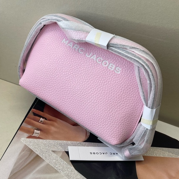 Marc Jacobs Handbags - (new+tag) Marc Jacobs small crossbody pink fit large iphone pro max